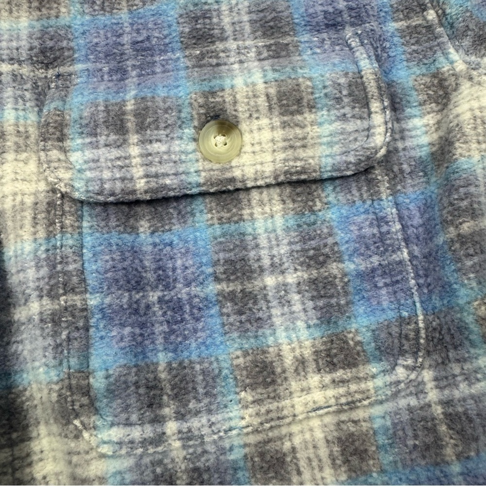 AE Oversized Plaid Fleece & Love Shacket Women’s Medium Blue Gray Fall Layering - Picture 4 of 8